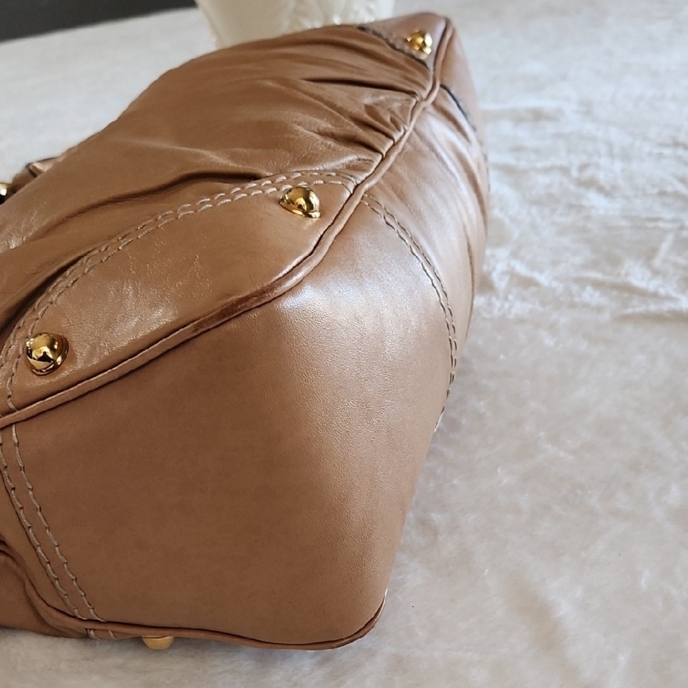 ‼️FINAL SALE‼️Gucci Tan Leather Shoulder Bag - Picture 6 of 16